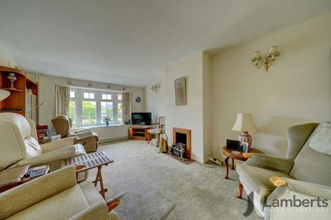 3 bedroom bungalow for sale, Holt Gardens, Studley