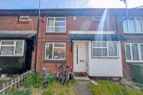 1 bedroom terraced house to rent, Rollesby Way, Thamesmead, London SE28