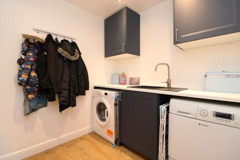 17 Bodmin Rise, Walsall, WS5 3HY
