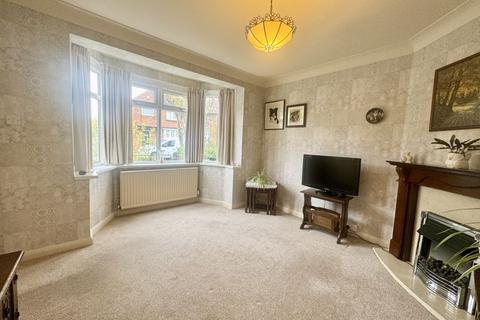 3 bedroom semi-detached house for sale, WESTMINSTER DRIVE, GRIMSBY.