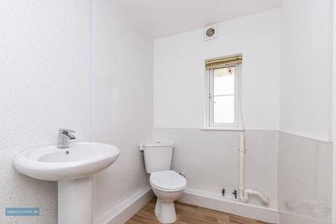 2 bedroom flat for sale, Cross Street, Burnham-On-Sea