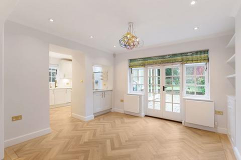 4 bedroom semi-detached house for sale, Hill Top, Hampstead Garden Suburb, NW11