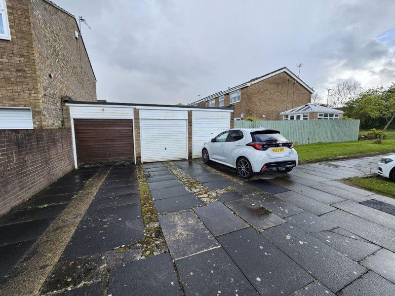 Garage/Driveway