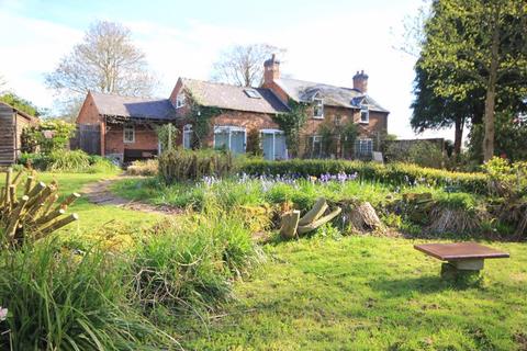 3 bedroom country house for sale, Diglake, Tilstock