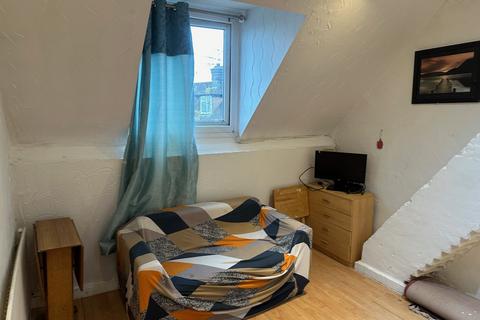 1 bedroom flat to rent, Rayners Lane, Pinner HA5