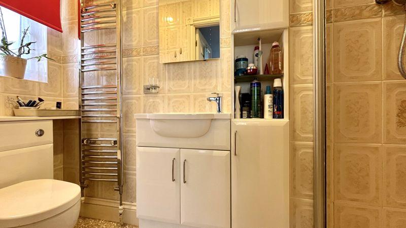En-Suite to Bedroom
