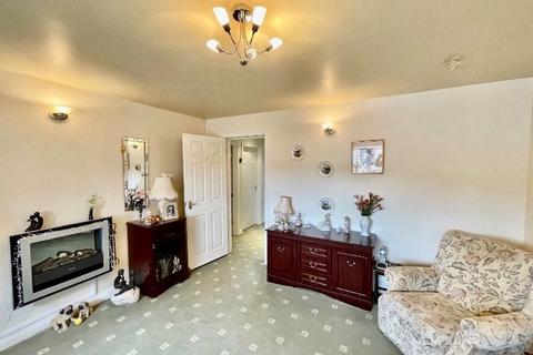 2 bedroom apartment for sale, Victoria Court, Bury