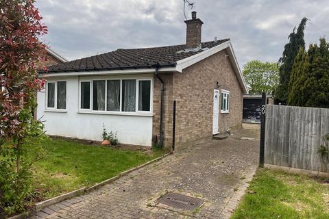 2 bedroom detached house to rent, Redheath Close, Watford