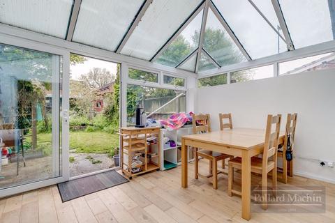 2 Peartree Close, South Croydon, CR2 9BR