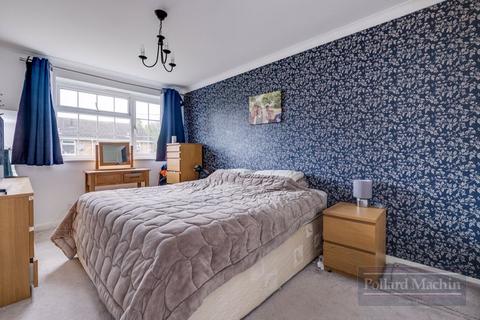 2 Peartree Close, South Croydon, CR2 9BR