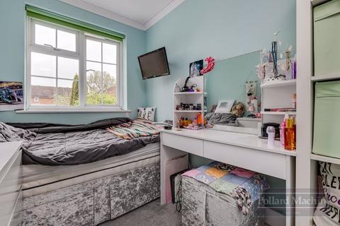 2 Peartree Close, South Croydon, CR2 9BR