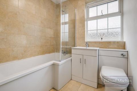 2 Peartree Close, South Croydon, CR2 9BR