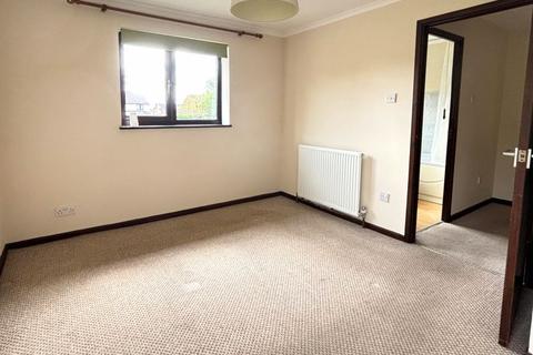 54 Buscombe Gardens, Hucclecote, Gloucester, GL3 3QG