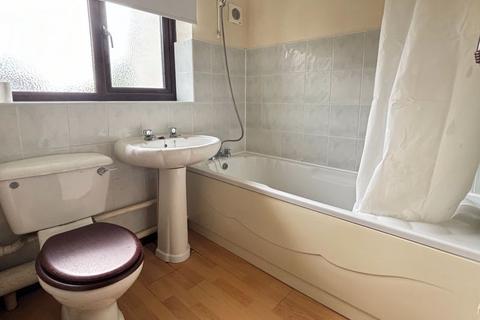 54 Buscombe Gardens, Hucclecote, Gloucester, GL3 3QG