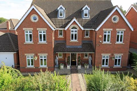 5 bedroom detached house for sale, Eider Drive, Telford TF1