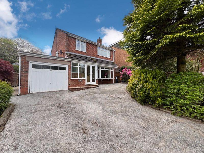 Warrington Drive, Leek, ST13 8NA 3 bed detached house for sale £375,000