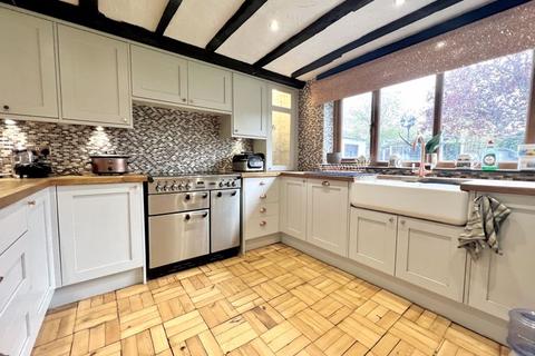 5 bedroom detached house for sale, Watling Street, Hockliffe, Leighton Buzzard