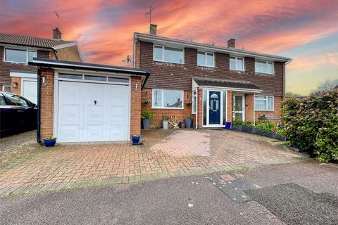 4 bedroom semi-detached house for sale, Candale Close, Dunstable