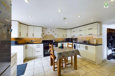 3 bedroom cottage for sale, West Street, South Petherton