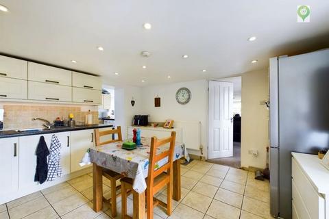 3 bedroom cottage for sale, West Street, South Petherton