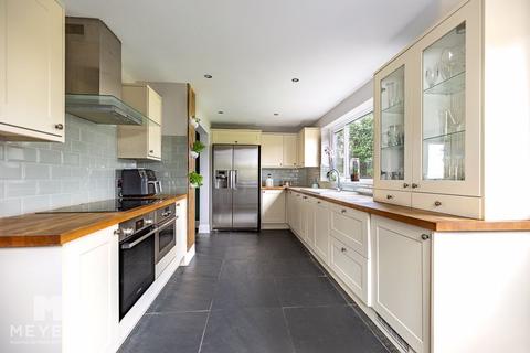 4 bedroom detached house for sale, Victoria Road, Ferndown BH22
