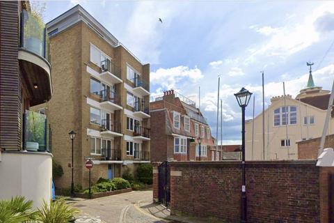 2 bedroom apartment for sale, Broad Street, Old Portsmouth