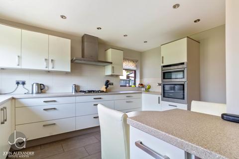 3 bedroom detached house for sale, Longacres, Hanover Square, Feering