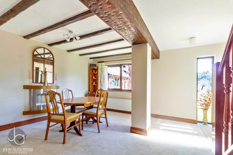 9 Longacres Hanover Square, Feering, Colchester, CO5 9QP