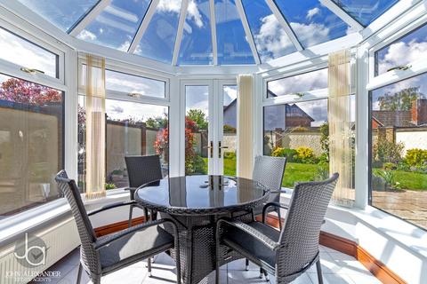 9 Longacres Hanover Square, Feering, Colchester, CO5 9QP