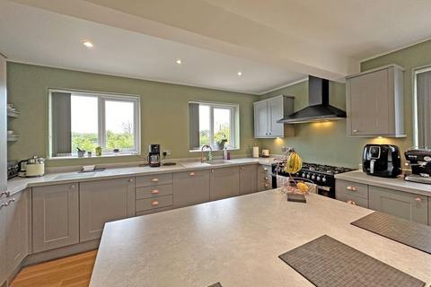 4 bedroom detached house for sale, North End, Taunton TA3