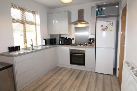 2 bedroom end of terrace house for sale, Rosewood Avenue, Riddlesden, Keighley, BD20