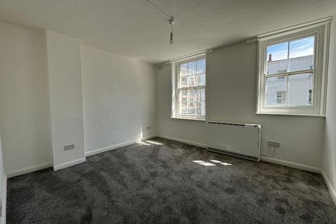 3 bedroom flat to rent, Madeira Place, Kemptown, Brighton, East Sussex, BN2 1TN