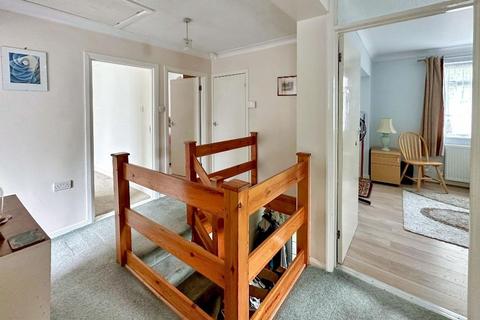 25 Hackbridge Park Gardens, Carshalton, SM5 2HE