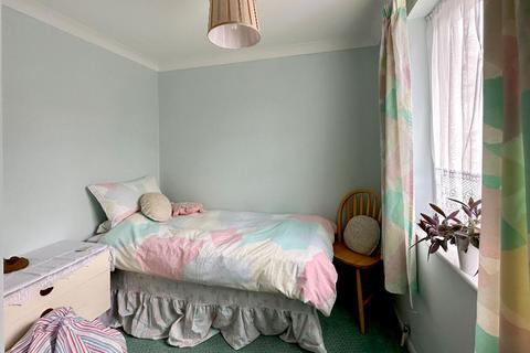 25 Hackbridge Park Gardens, Carshalton, SM5 2HE