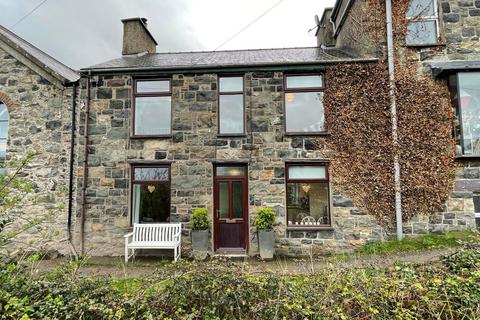 3 bedroom end of terrace house for sale, Pontllyfni, Caernarfon, Gwynedd, LL54
