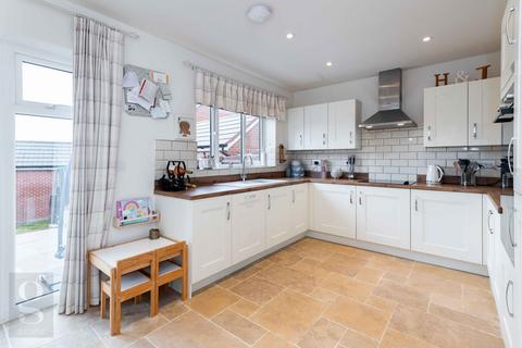 7 Ringlet Drive, Holmer, Hereford, HR4 9EX