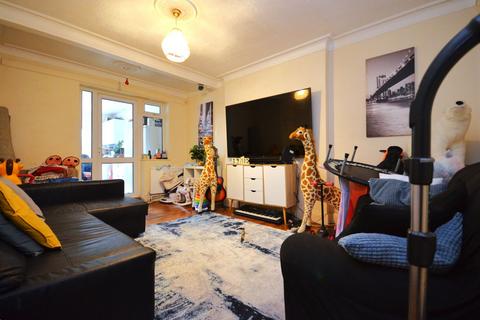 5 bedroom semi-detached house to rent, Friars Way, Acton W3 6QE