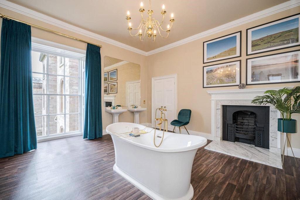 Principal Bathroom