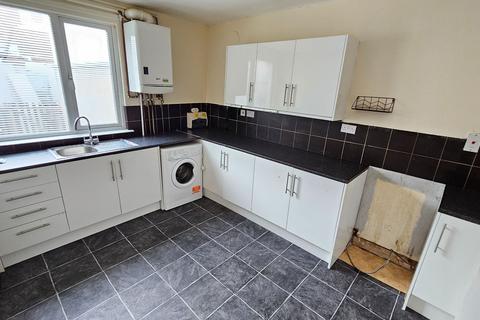 2 bedroom detached house to rent, 33a Gladstone Road
