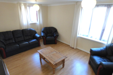 3 bedroom end of terrace house to rent, Columbia Grange, Newcastle upon Tyne