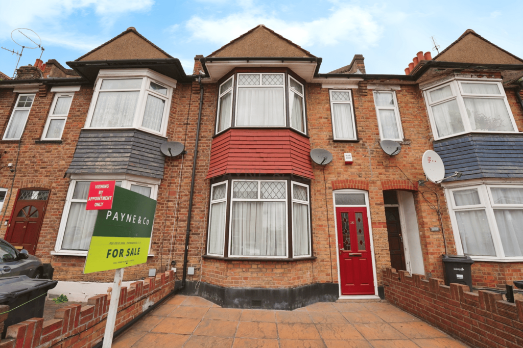 Ley Street, ILFORD, IG1 2 bed terraced house for sale £475,000