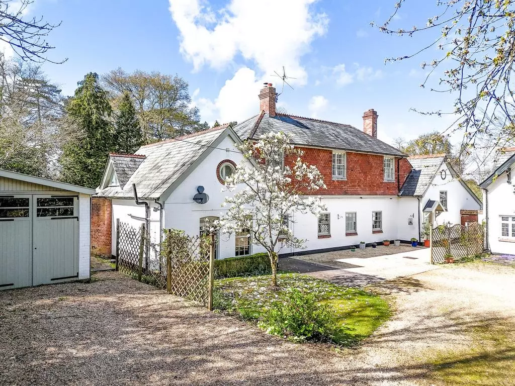 5 bedroom coach house for sale