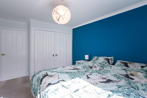 61/3, Caledonian Crescent, Edinburgh, EH11 2AT