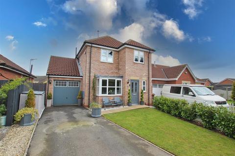 3 bedroom house for sale, Lea Close, Leven