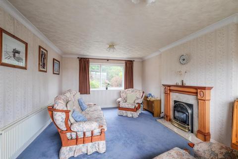 3 bedroom detached house for sale, Newbury Road, Brighouse