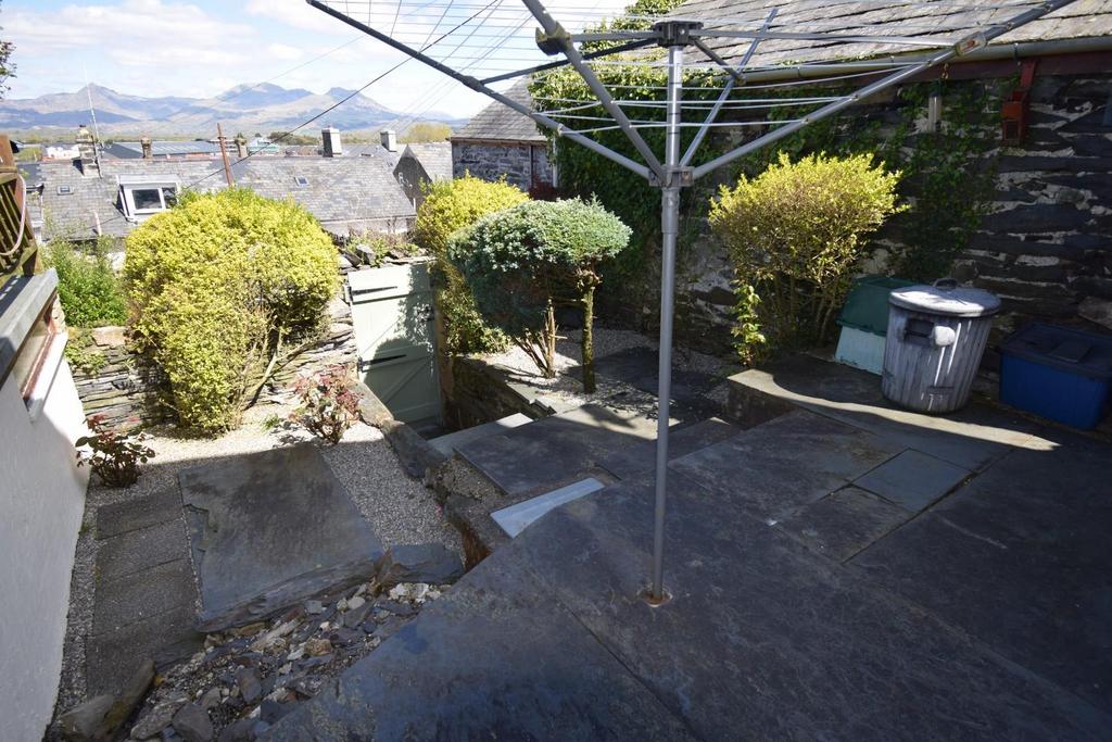 Rear Patio (2).JPG