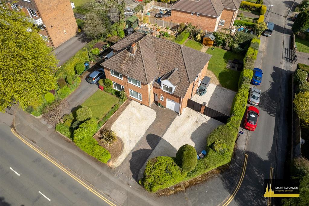 Front Garden &amp; Driveway