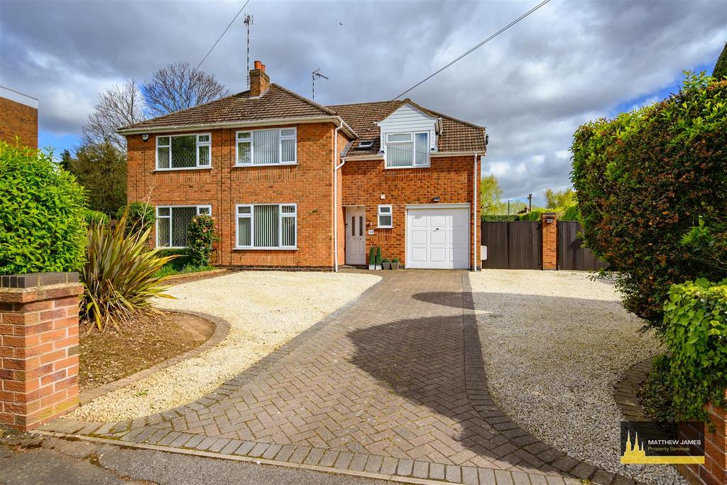 Front Garden &amp; Driveway