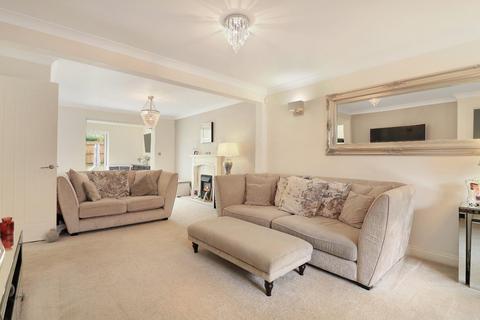 4 bedroom detached house for sale, Bell Farm Green, Billericay