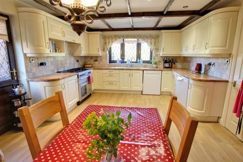 4 bedroom detached house for sale, Station Road, Cranswick, Driffield